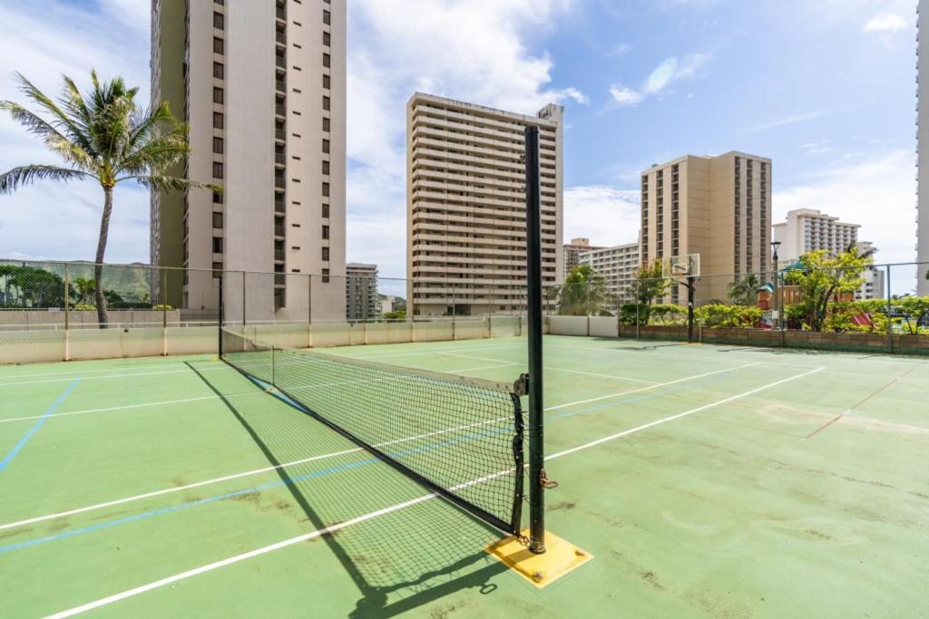 Waikiki Banyan W-Ocean Views With Free Parking! Apartment Honolulu Exterior photo