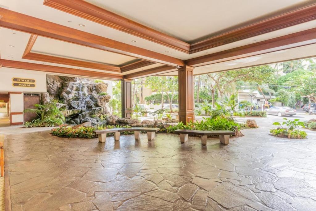 Waikiki Banyan W-Ocean Views With Free Parking! Apartment Honolulu Exterior photo