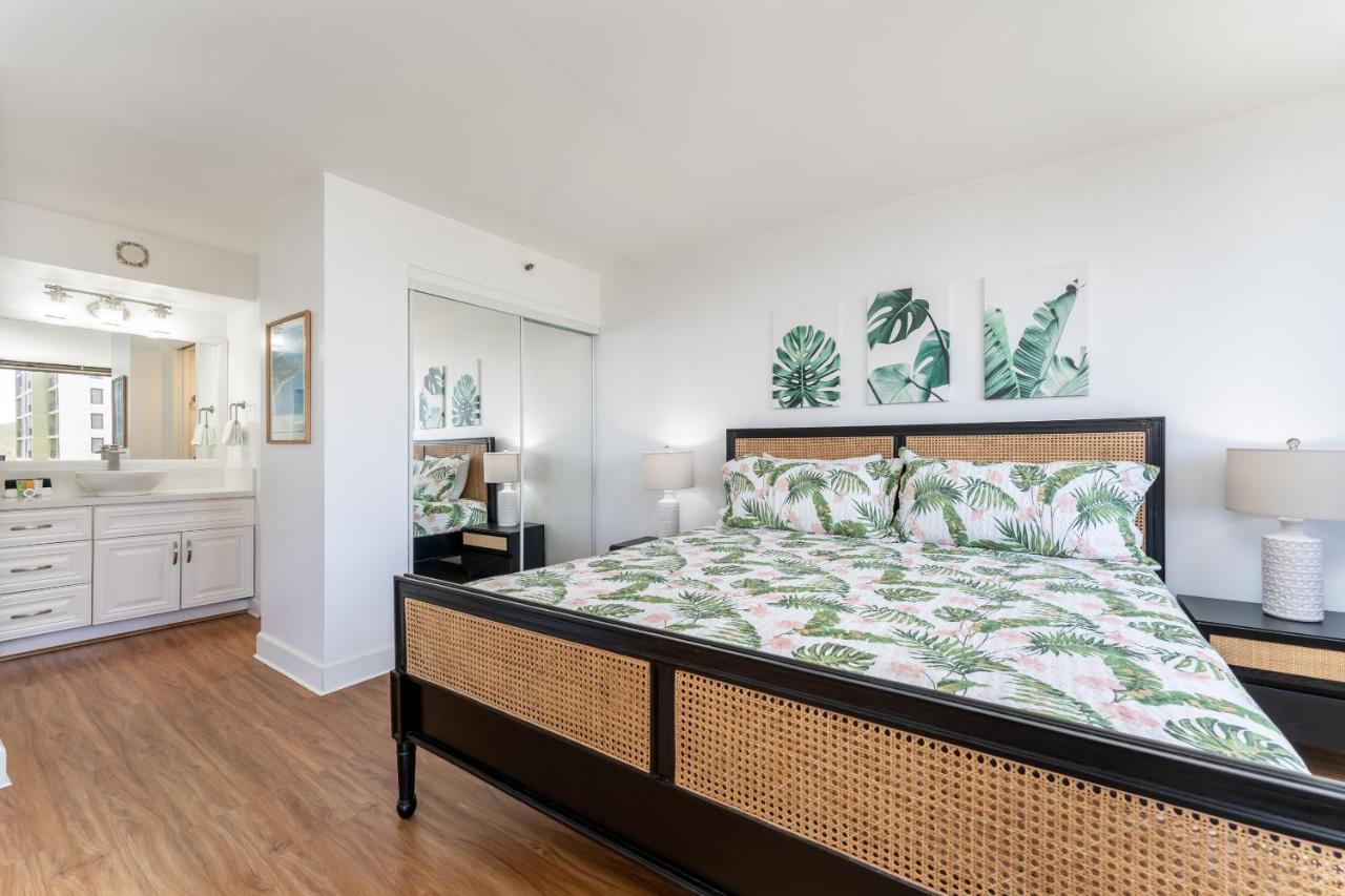 Waikiki Banyan W-Ocean Views With Free Parking! Apartment Honolulu Exterior photo