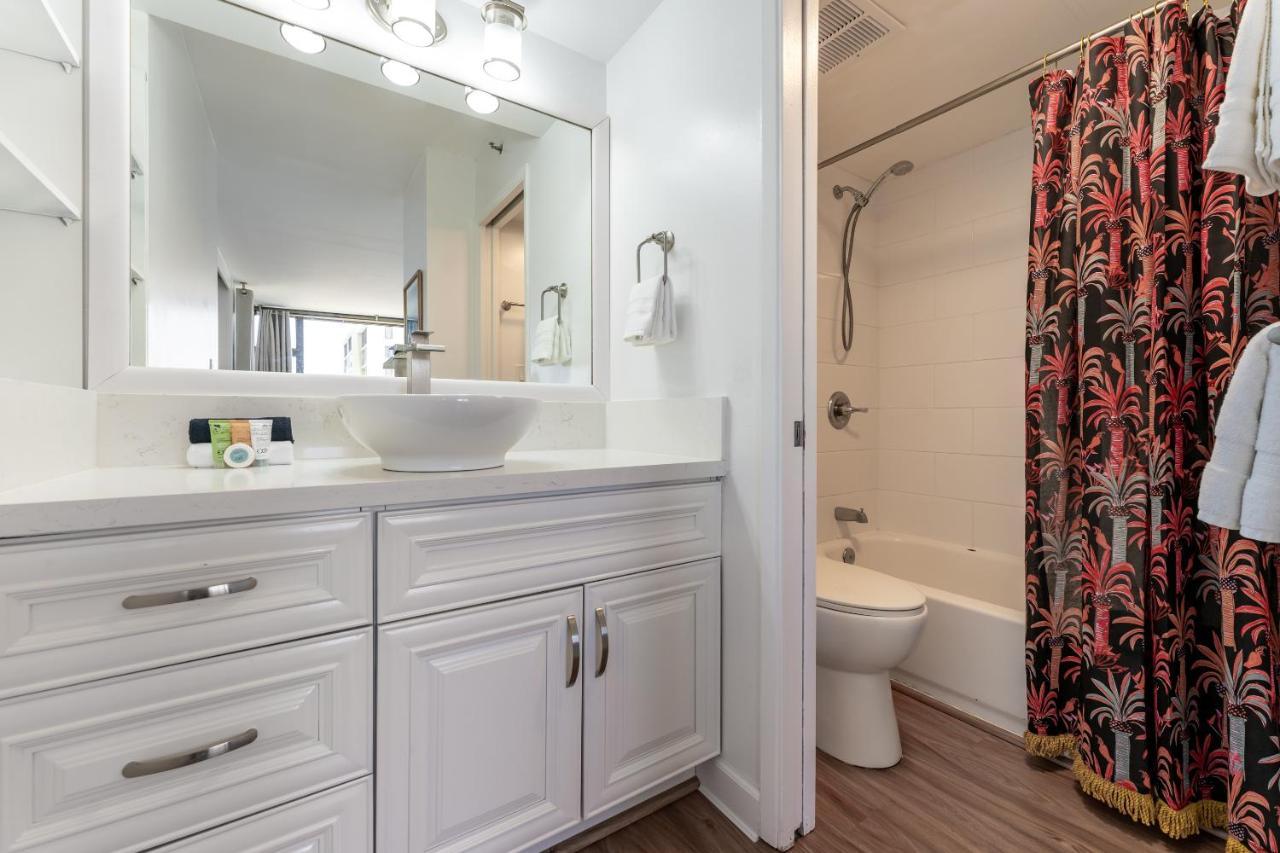 Waikiki Banyan W-Ocean Views With Free Parking! Apartment Honolulu Exterior photo