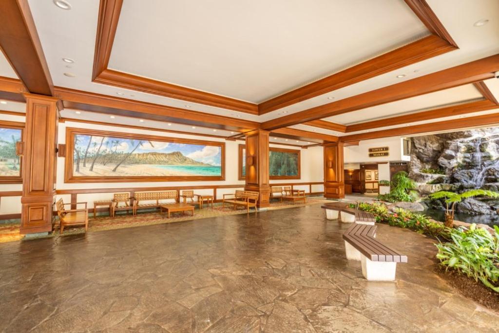 Waikiki Banyan W-Ocean Views With Free Parking! Apartment Honolulu Exterior photo